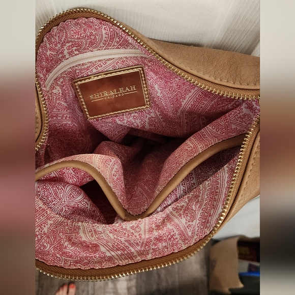 SHIRALEAH Chicago Soft Vegan Leather Crossbody Bag Camel Brown Adjustable Strap - Picture 6 of 6